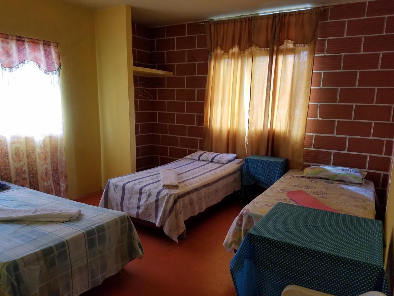 Casa De Alexis Hotel Puerto Baquerizo Moreno Bagian luar foto